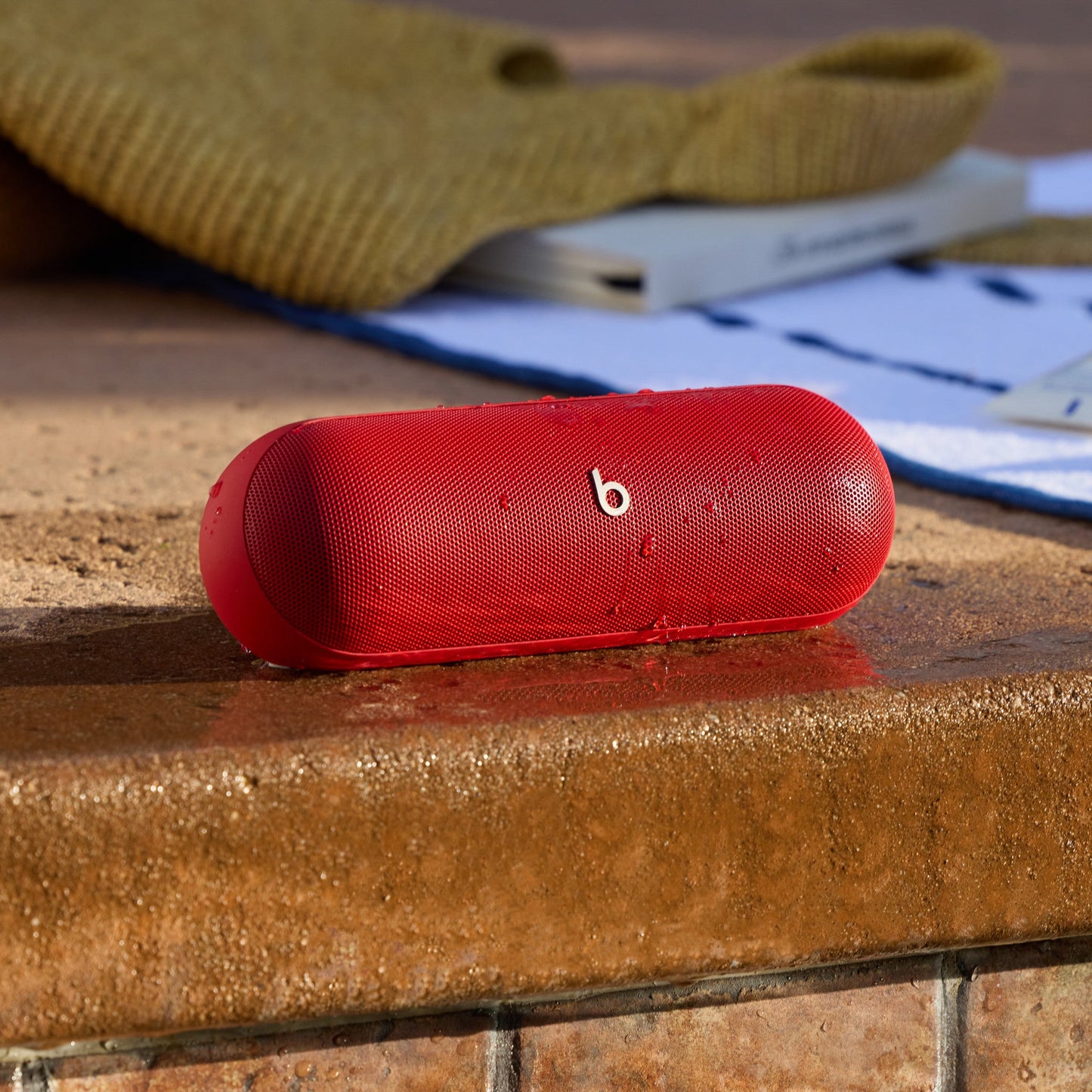 Beats Pill - Wireless Bluetooth Speaker - Statement Red